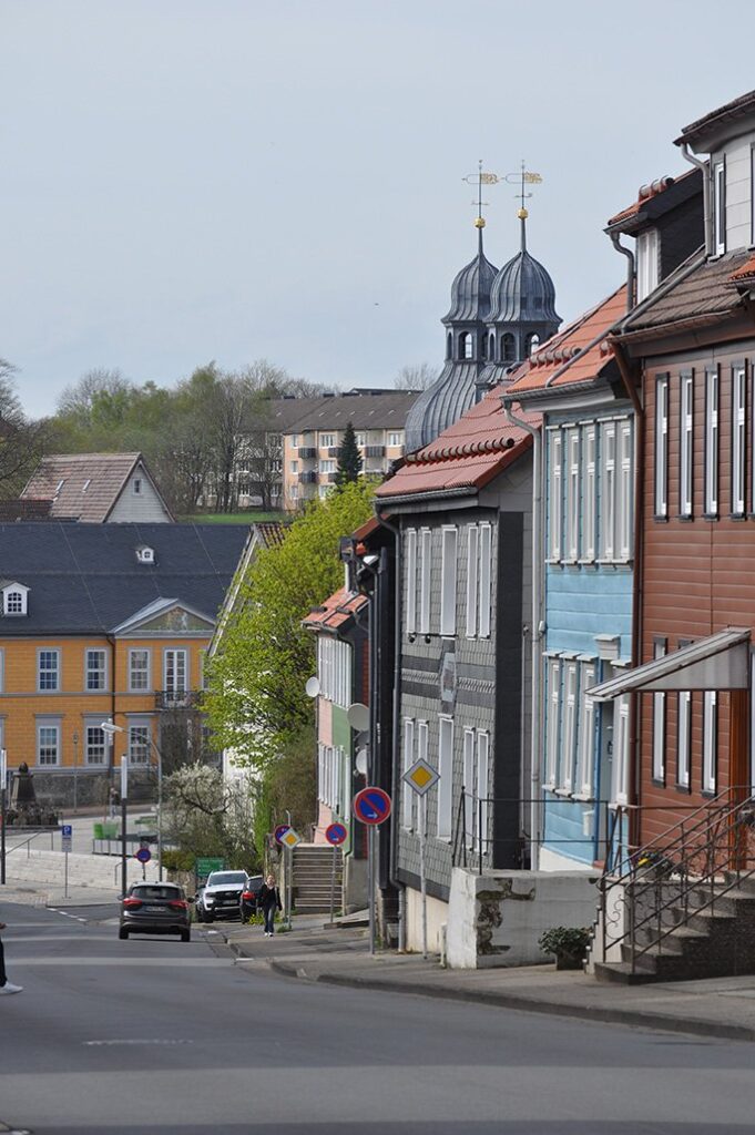 Clausthal-Zellerfeld Altstadt mit charakteristischen Häusern und Russischer Kapelle